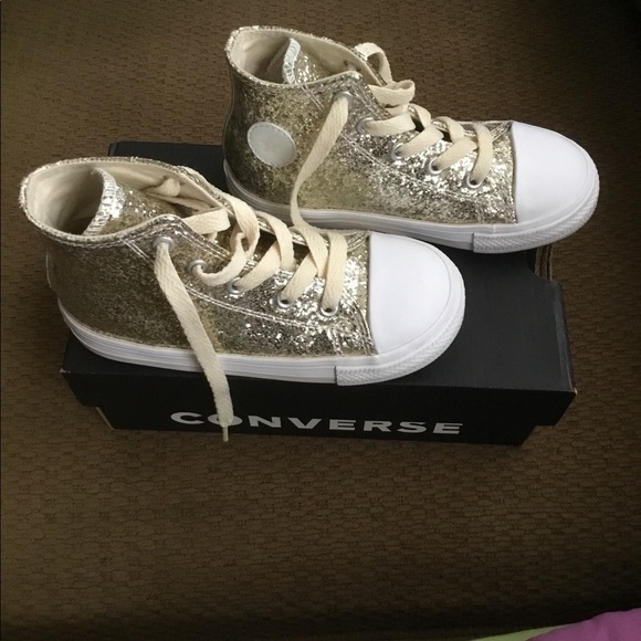 Converse - Picture 2 of 4